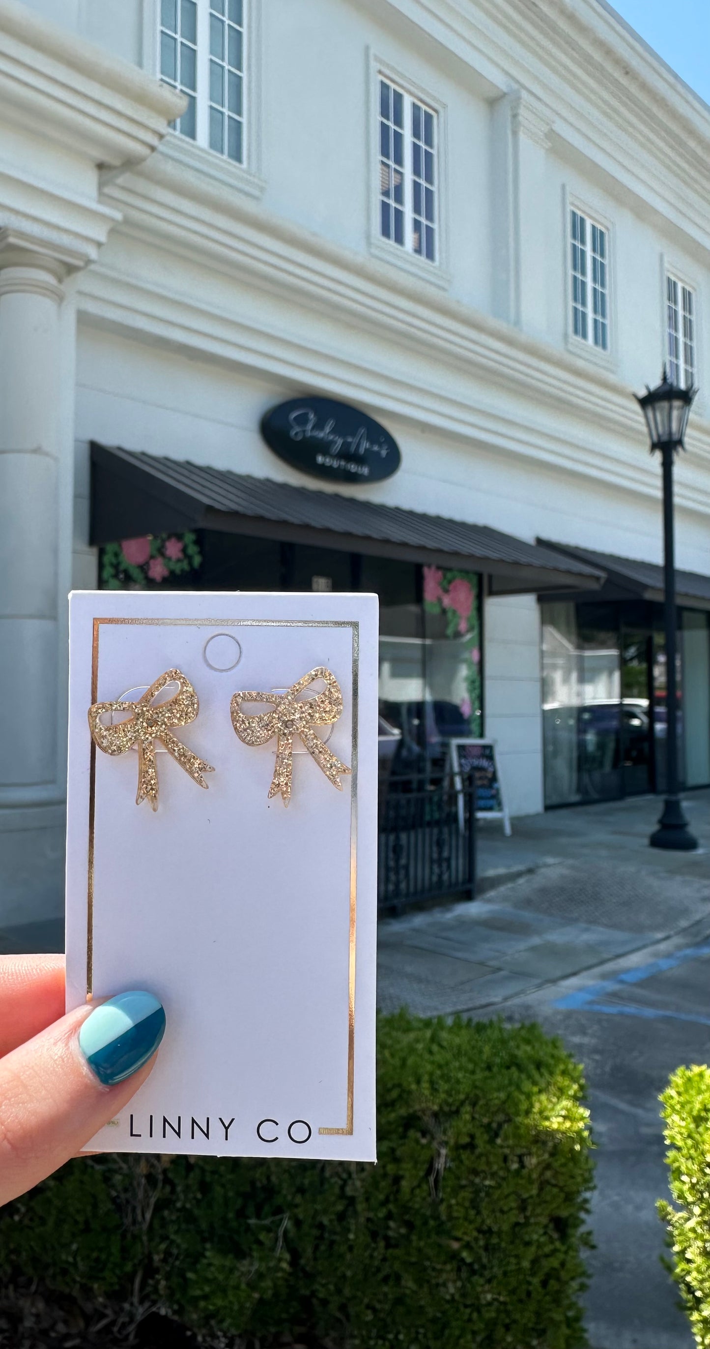 Sophia Gold Bow Eearring